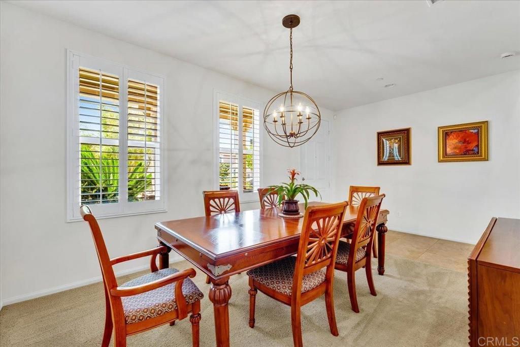 Chandelier, Dining room, Interior, Pendant Lights