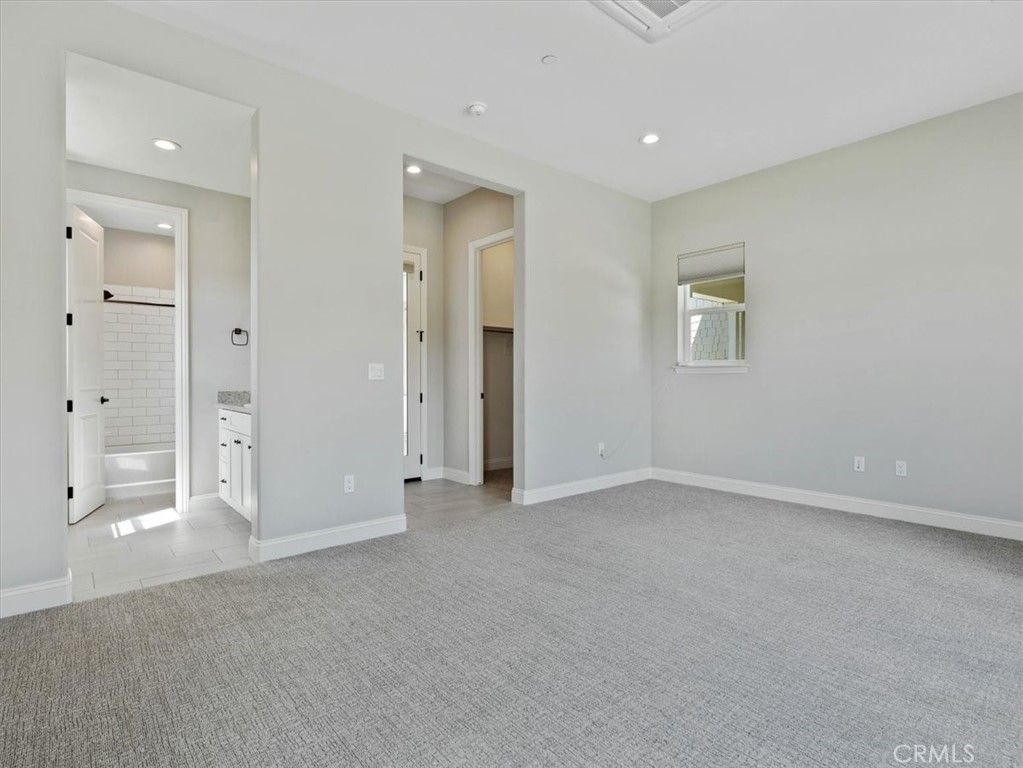 Bathroom, Empty room, Interior, Recessed Lighting