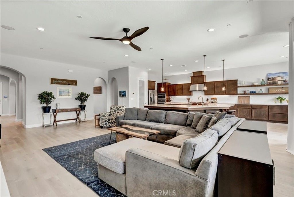 Interior, Kitchen, Living room, Pendant Lights, Recessed Lighting, Wood Texture Flooring