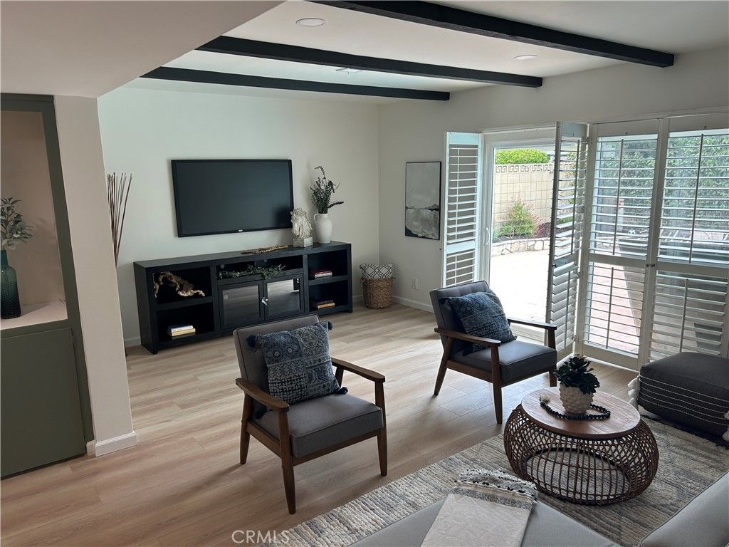 Interior, Living room, Recessed Lighting, Wooden Beams, Wood Texture Flooring