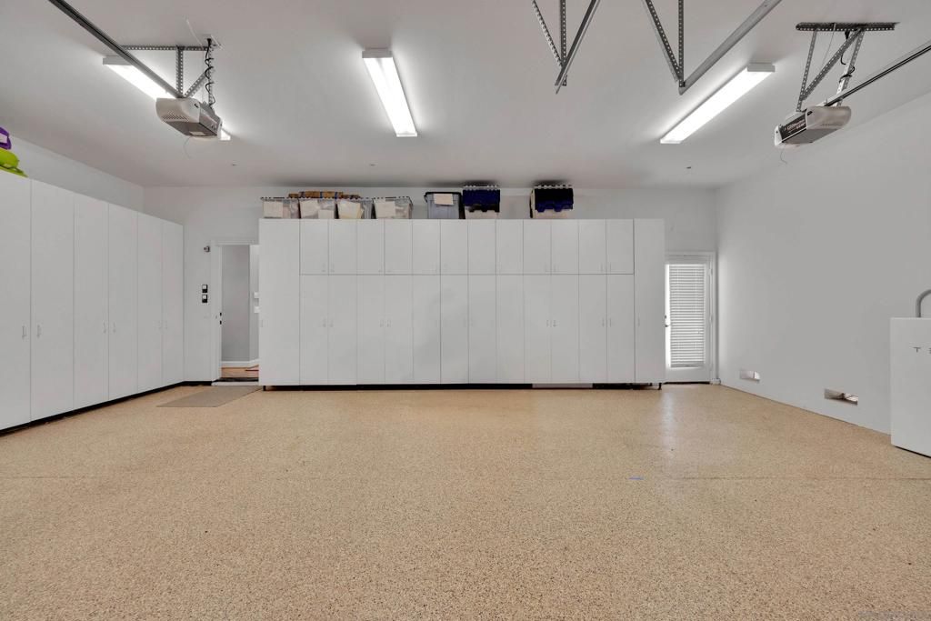 Garage, Interior