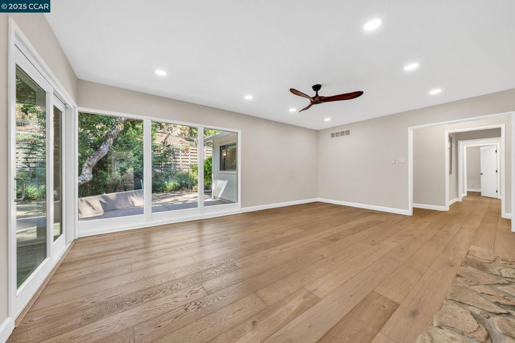 Empty room, Interior, Recessed Lighting, Wood Texture Flooring