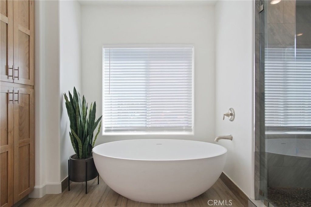 Bathroom, Free Standing Baths, Interior, Wood Texture Flooring