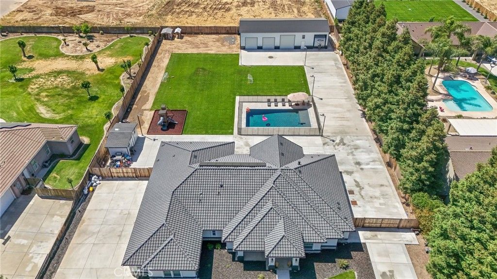 Exterior, Drone