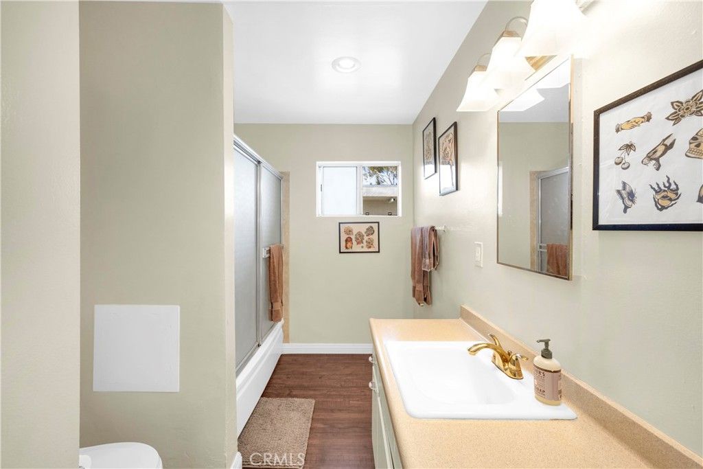 Bathroom, Interior, Recessed Lighting, Wood Texture Flooring
