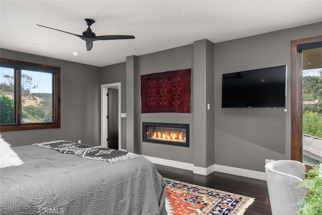 Bedroom, Fireplace, Interior, Recessed Lighting, Wood Texture Flooring