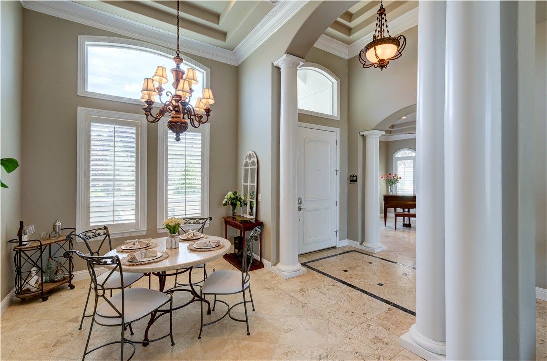 Chandelier, Dining room, Interior, Pendant Lights