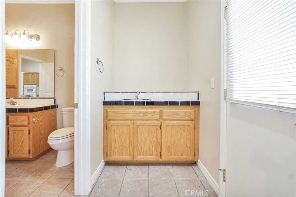 Bathroom, Interior, Tile Countertops