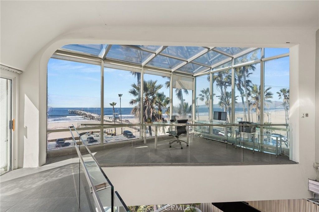 Glass Ceilings, Interior, Sun Room, Water