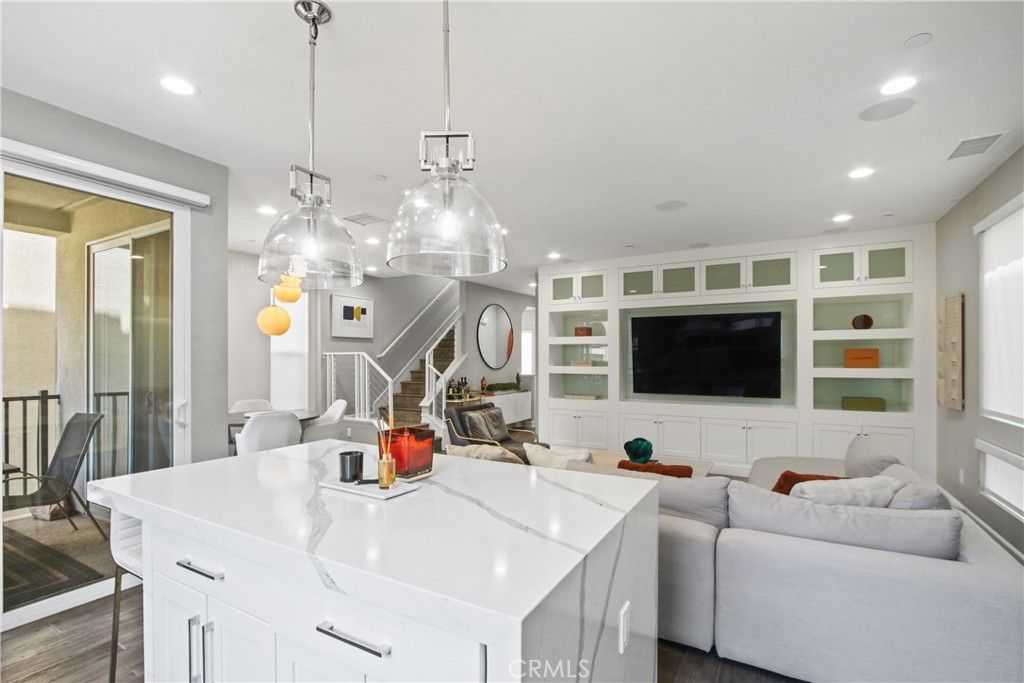 Dining room, Interior, Living room, Pendant Lights, Recessed Lighting, Wood Texture Flooring