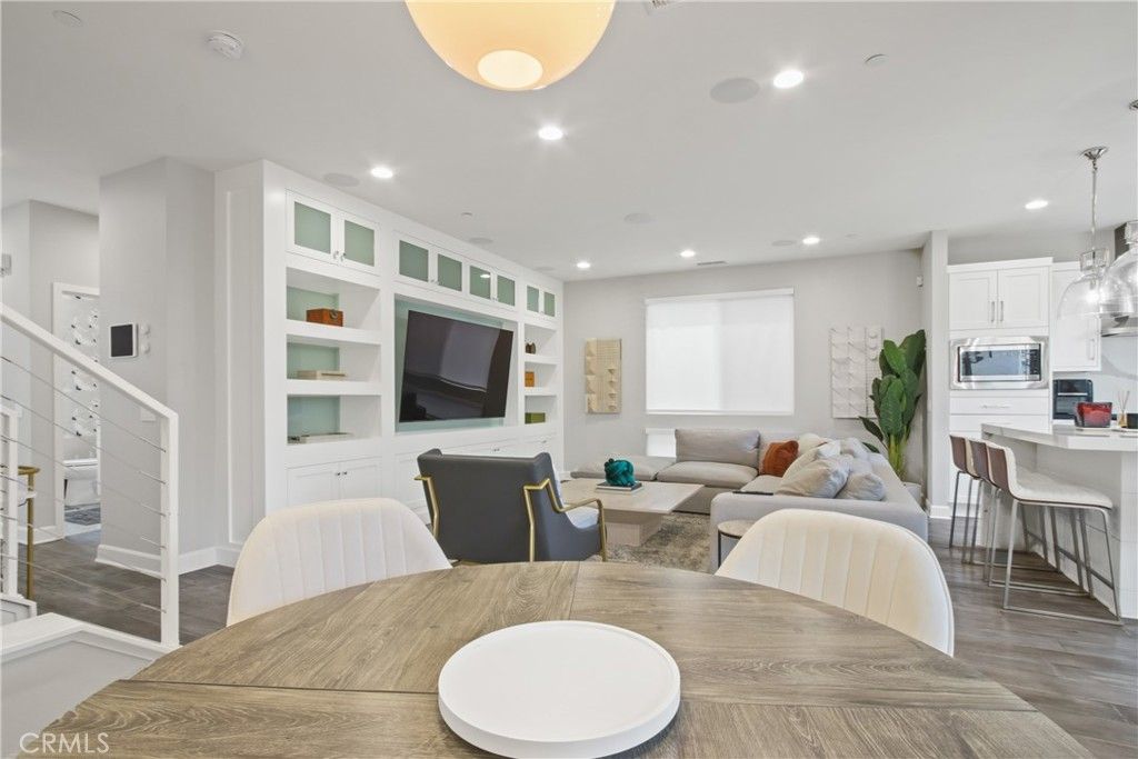 Dining room, Interior, Kitchen, Living room, Pendant Lights, Recessed Lighting, Wood Texture Flooring