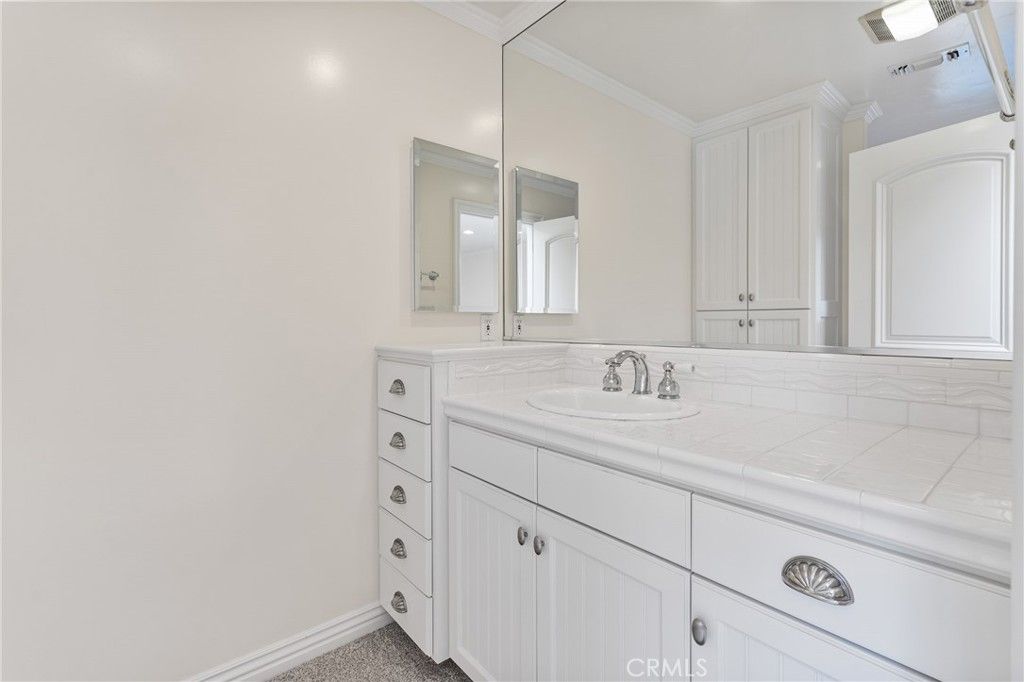 Bathroom, Interior, Tile Countertops