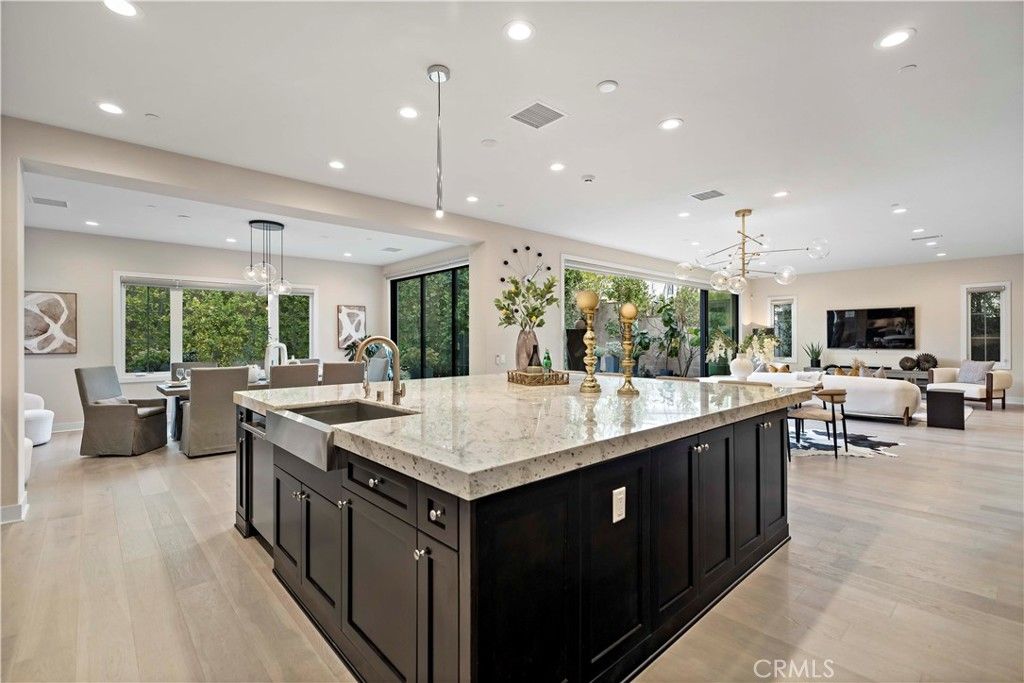 Dining room, Interior, Kitchen, Living room, Pendant Lights, Recessed Lighting, Wood Texture Flooring