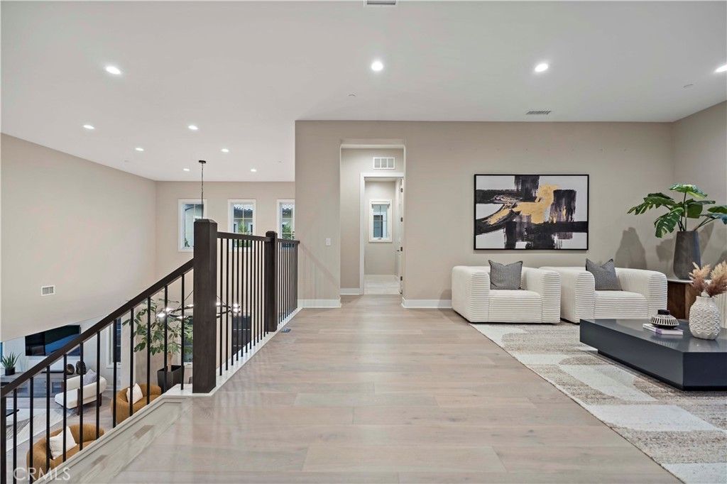 Interior, Pendant Lights, Recessed Lighting, Wood Texture Flooring
