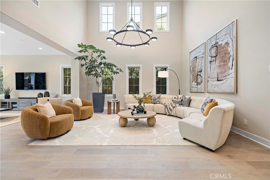 Chandelier, Interior, Living room, Pendant Lights, Recessed Lighting, Wood Texture Flooring
