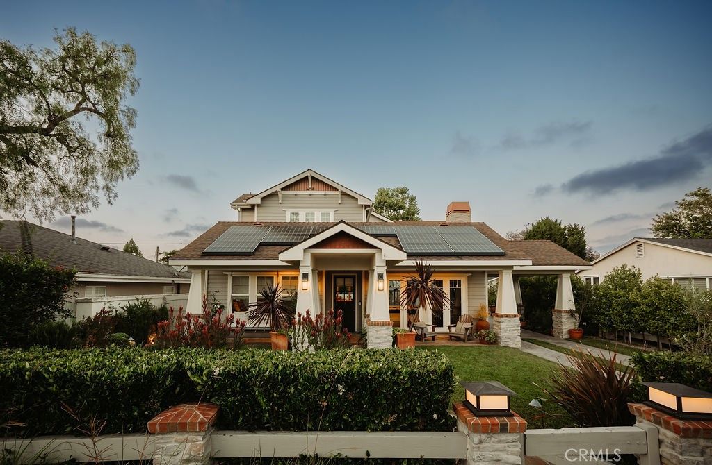 Exterior, Facade, Solar Panels, American Craftsman