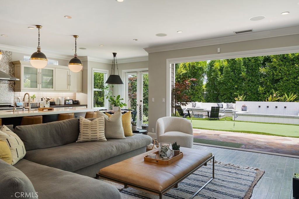 Interior, Kitchen, Living room, Pendant Lights, Recessed Lighting, Wood Texture Flooring