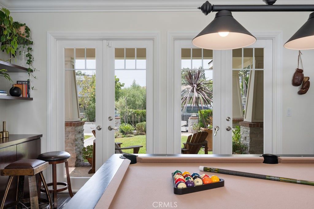 Billiard Table, Game Room, Interior