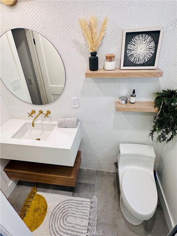 Bathroom, Interior