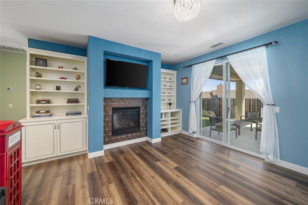 Empty room, Fireplace, Interior, Wood Texture Flooring