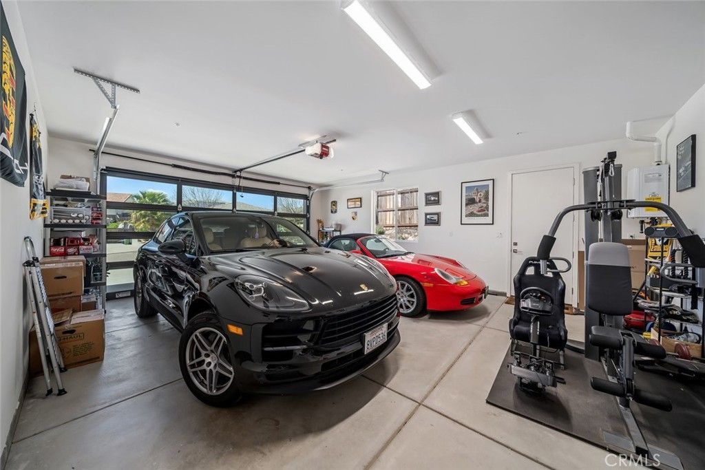 Garage, Interior