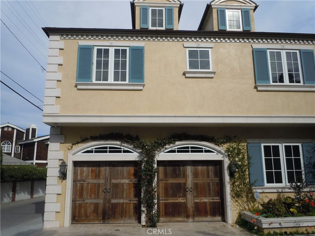Exterior, Facade, Georgian