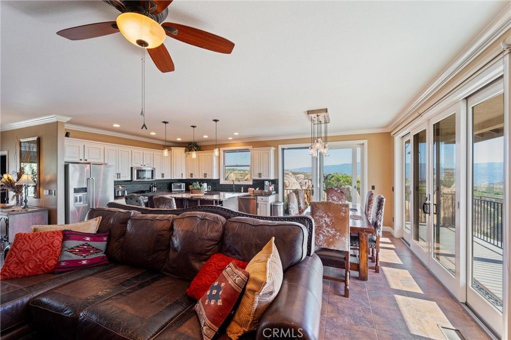 Dining room, Interior, Kitchen, Living room, Pendant Lights, Recessed Lighting, Stainless Steel Appliances