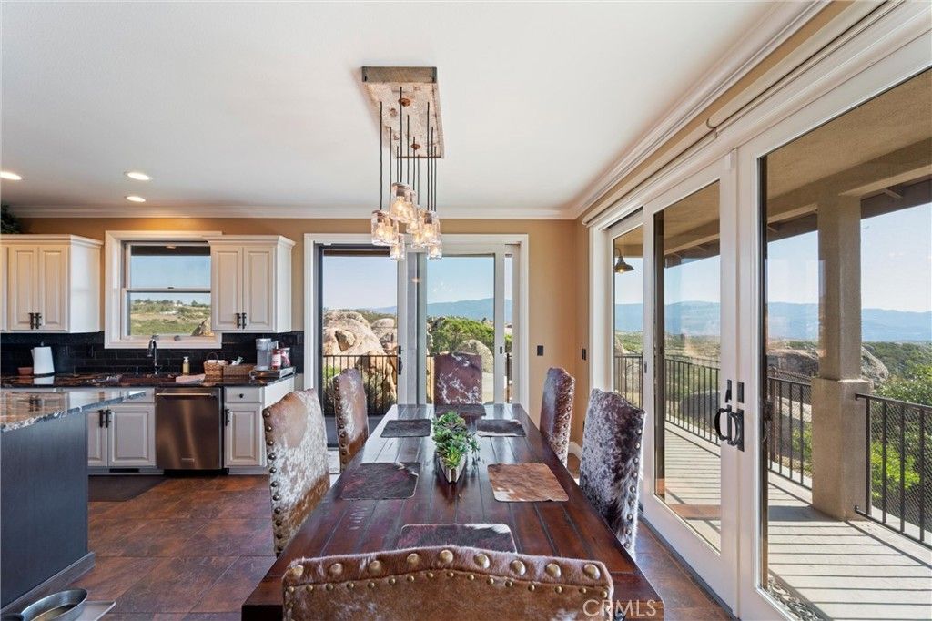 Dining room, Interior, Kitchen, Pendant Lights, Recessed Lighting, Water