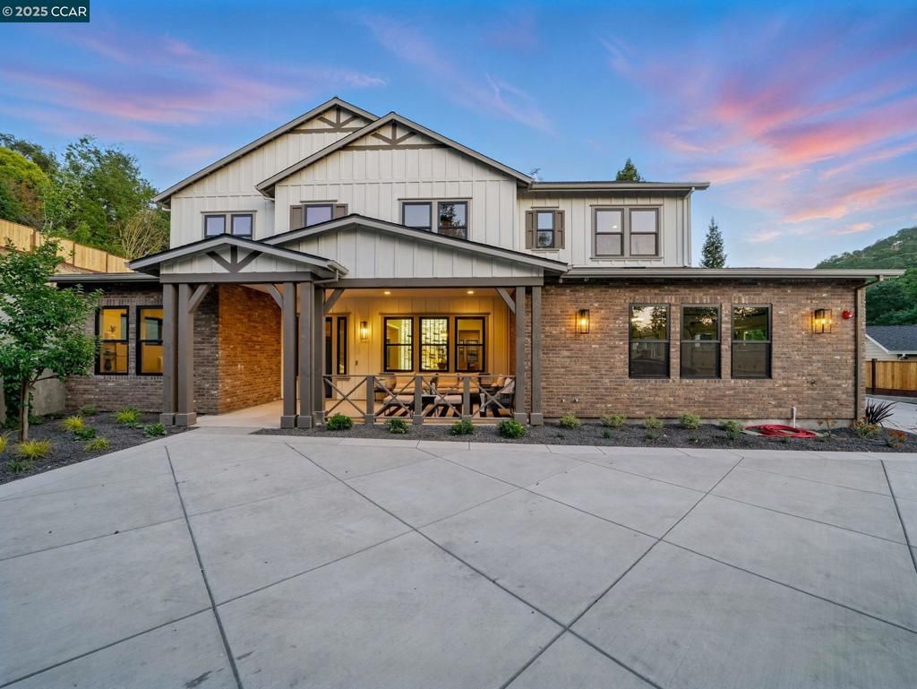 Exterior, Facade, Brick Facade, Farmhouse