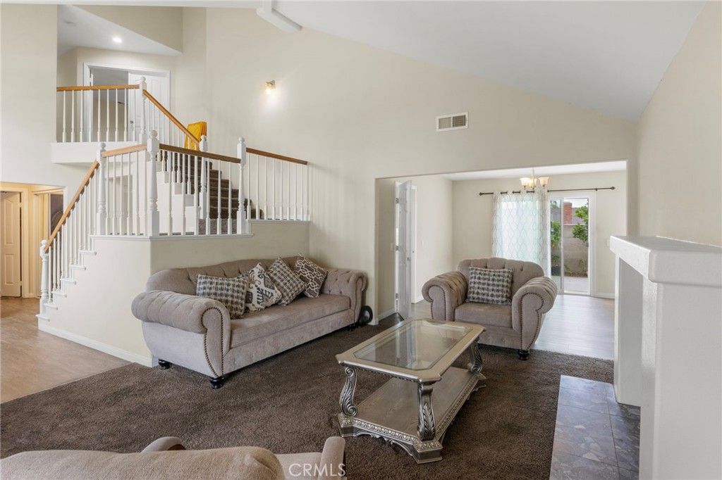 Chandelier, Interior, Living room