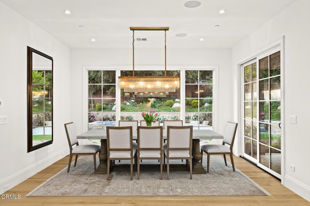 Chandelier, Dining room, Interior, Recessed Lighting, Wood Texture Flooring