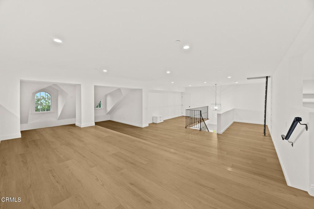 Empty room, Interior, Pendant Lights, Recessed Lighting, Wood Texture Flooring