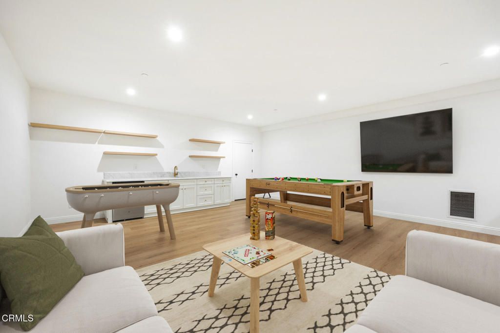 Billiard Table, Game Room, Interior, Living room, Recessed Lighting, Wood Texture Flooring