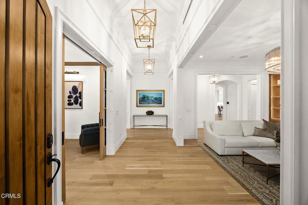 Interior, Pendant Lights, Wood Texture Flooring