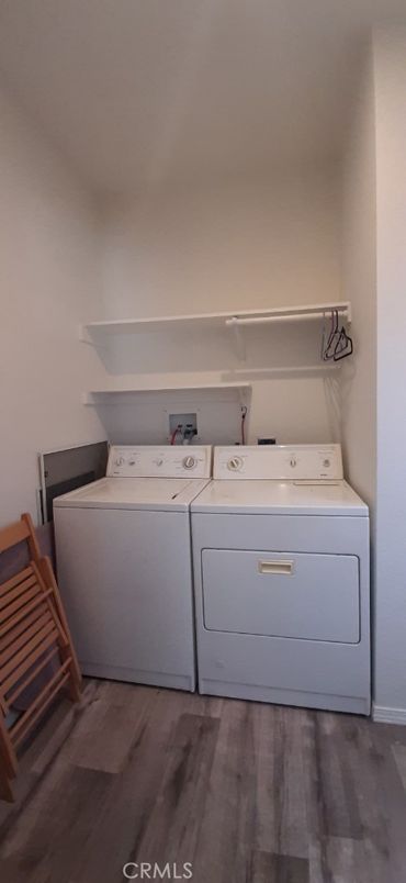Interior, Utility Closets, Washer, Wood Texture Flooring