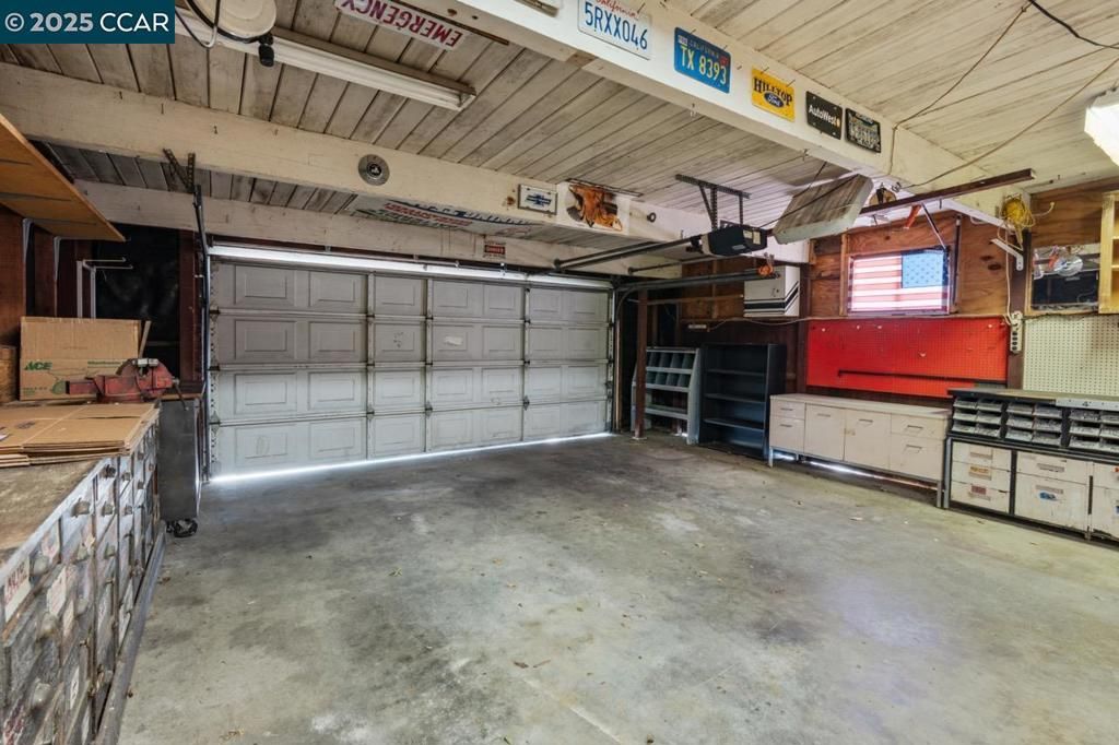 Garage, Interior