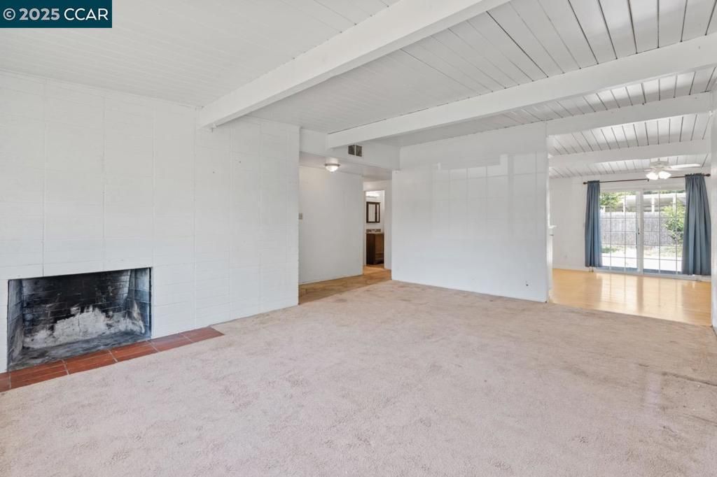 Empty room, Fireplace, Interior