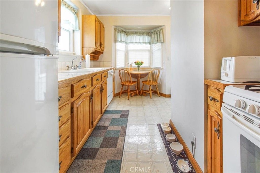 Dining room, Interior, Kitchen, Tile Countertops