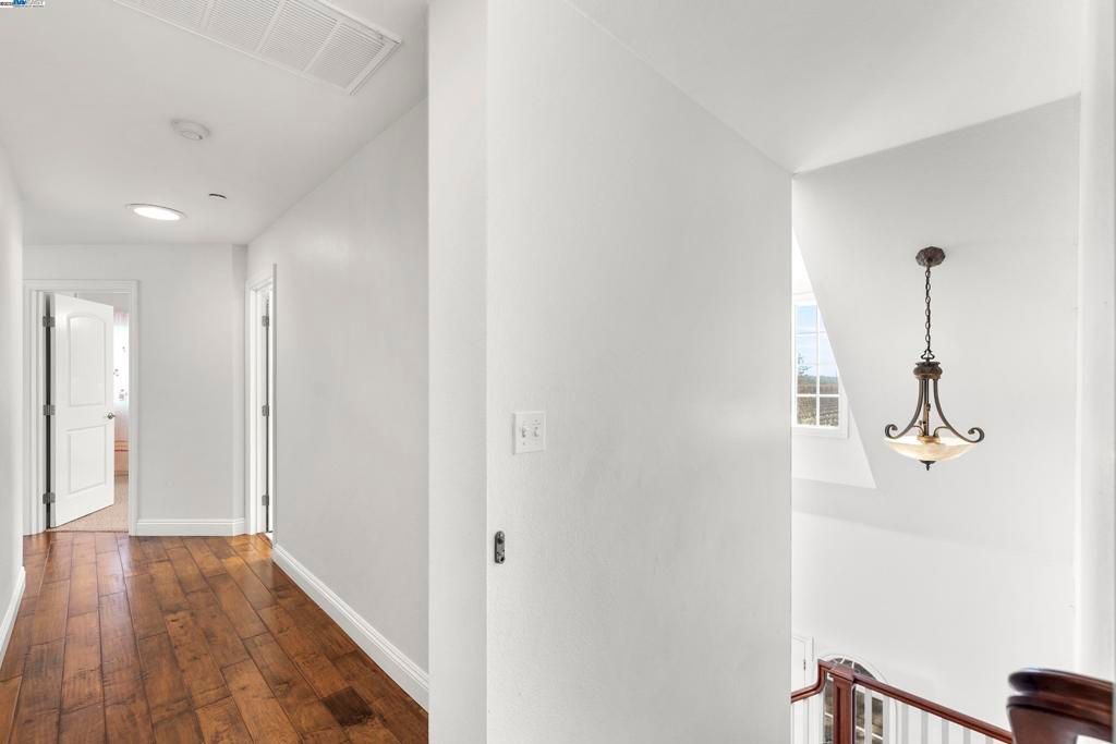 Interior, Pendant Lights, Recessed Lighting, Wood Texture Flooring