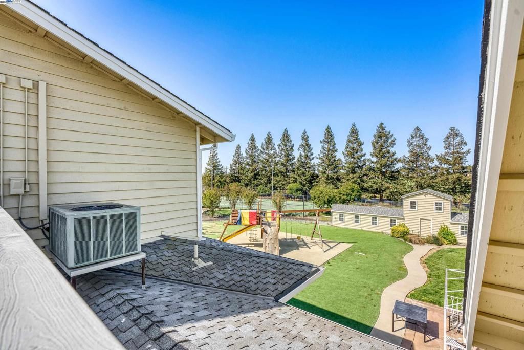 Backyard, Exterior, Playground