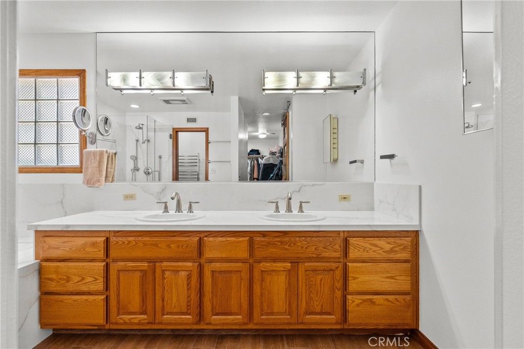 Bathroom, Dual Sink Vanities, Interior, Wood Texture Flooring