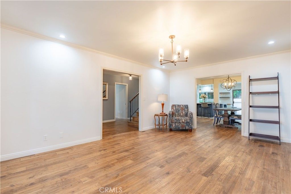 Chandelier, Dining room, Interior, Recessed Lighting, Wood Texture Flooring