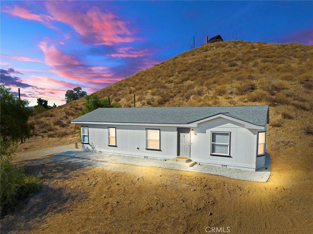 Backyard, Exterior, Facade, Ranch