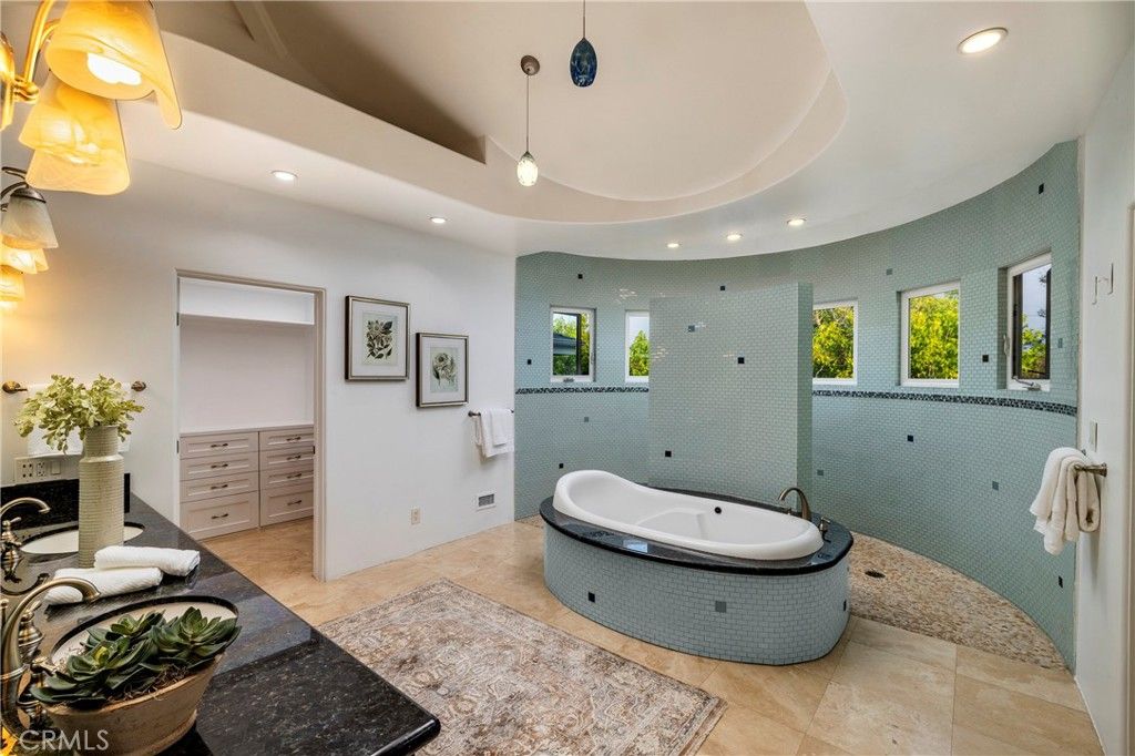 Bathroom, Interior, Pendant Lights, Recessed Lighting