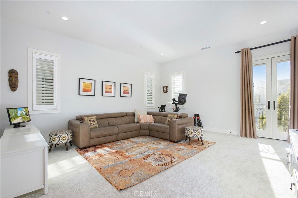 Fitness Equipment, Interior, Living room, Recessed Lighting