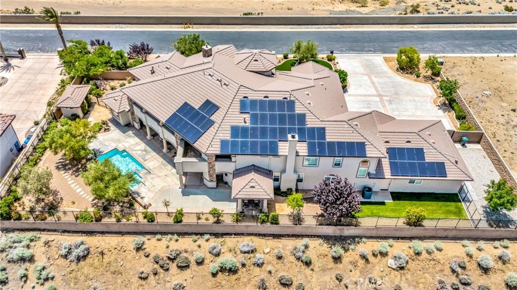 Exterior, Drone