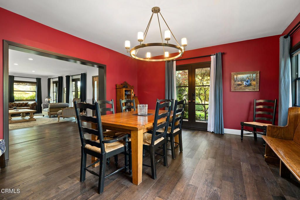 Chandelier, Dining room, Interior, Recessed Lighting, Wood Texture Flooring