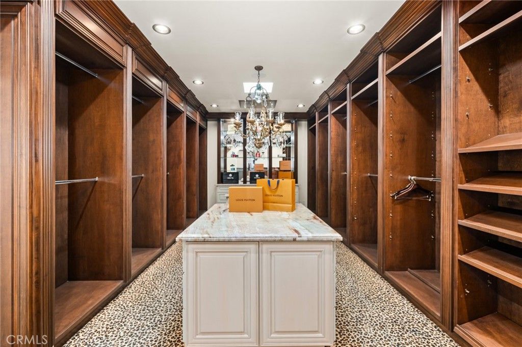 Chandelier, Interior, Recessed Lighting, Walk-in Closets