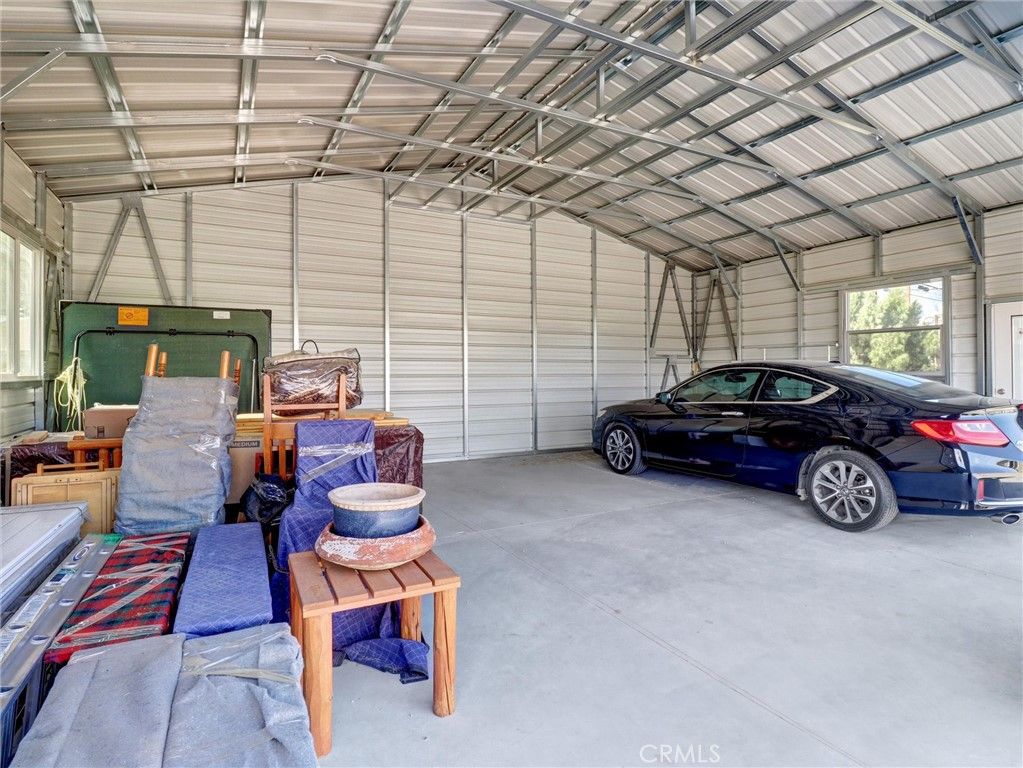 Garage, Interior