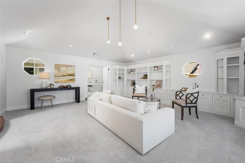 Interior, Living room, Pendant Lights, Recessed Lighting